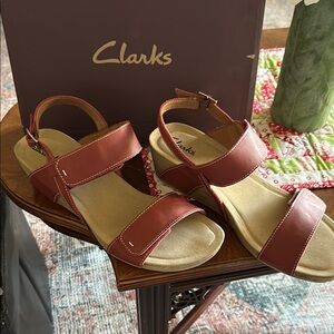 Clarks Women's Wedge Red Sandals Velcro adjustable size 11